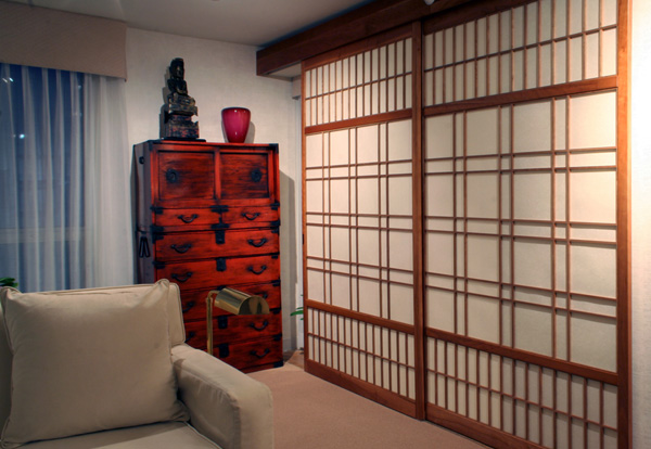 Custom shoji screens with fancy kumiko pattern